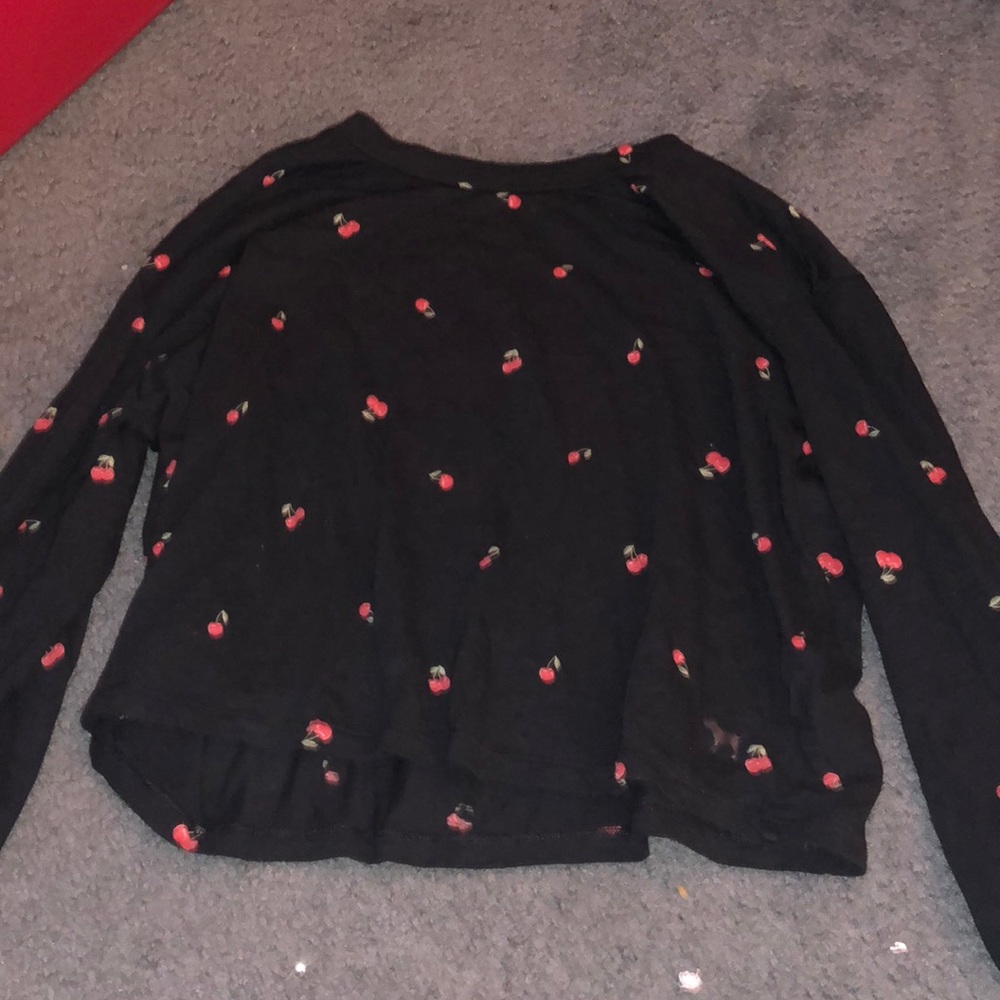 Cherry crop long sleeve
